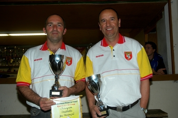 Champions 2011 Thierry Laumond - Diego Diaz (Pétanque Villefranchoise)                                     Photo JC Savoyant