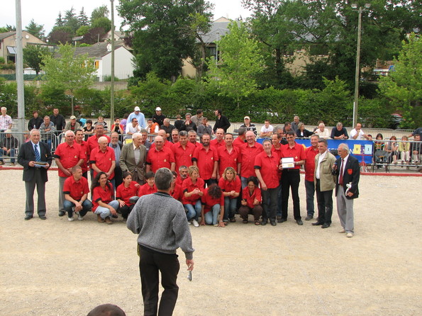 Les bénévoles du club de la Pétanque Primauboise