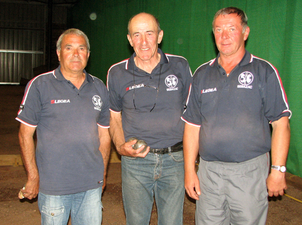 Les champions triplette vétéran 2011: Mariano CASQUEL / Bernard DURAND / Michel GOUTES (Sébazac PC)