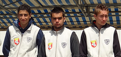Yoan BOUREL, Alexis TROUILLET, Florent SERIEYE (photo tirée du site Pétanque en Comminges) Yoan BOUREL, Alexis TROUILLET, Florent SERIEYE (photo tirée du site Pétanque en Comminges)