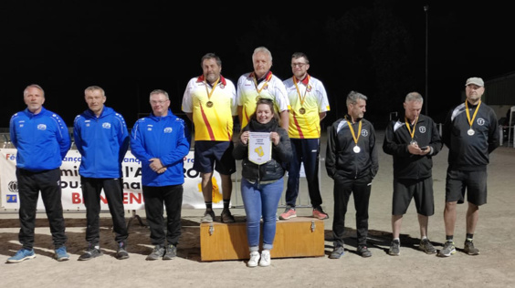 Triplette jeu Provencal et Doublette jeunes Triplette jeu Provencal et Doublette jeunes