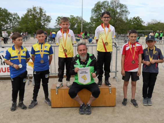 Triplette jeu Provencal et Doublette jeunes Triplette jeu Provencal et Doublette jeunes