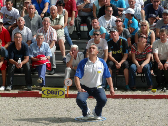 Mais que regardent-ils tous?? (photo de Mamasse) Mais que regardent-ils tous?? (photo de Mamasse)