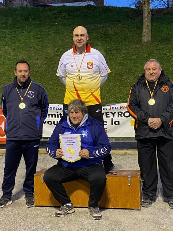 Podium tête à tête 2025 - (de g à d) DAUDE Anthony - MONTOYA Florent - JUPIN Michel Podium tête à tête 2025 - (de g à d) DAUDE Anthony - MONTOYA Florent - JUPIN Michel