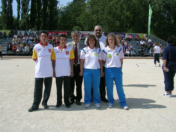 De g à d : Marielle Julien, Nelly Carcelés, José Duarte, Marie-Christine Virebayre, Ludivine D'Isodoro et le délégué Ligue Auvergne