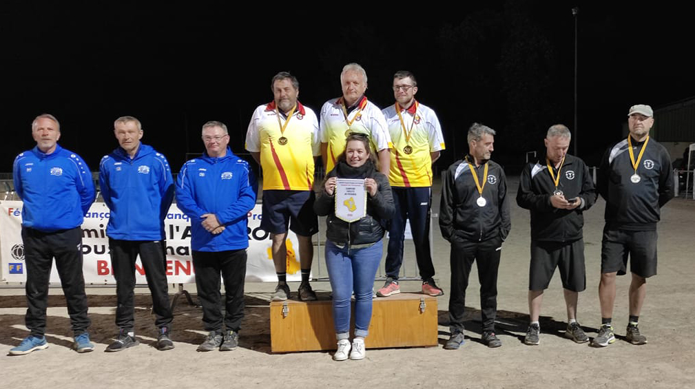 Triplette jeu Provencal et Doublette jeunes Triplette jeu Provencal et Doublette jeunes